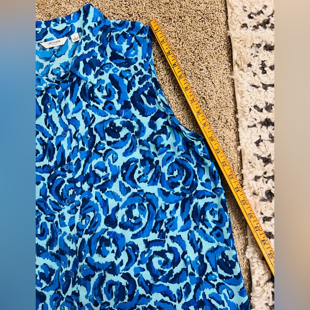 Liz Claiborne Sleeveless Button-Down Top – L | Blue Leopard Print | Flowy Fit - Picture 8 of 13